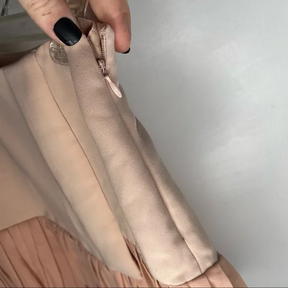 Dalia petal pink pleated skirt Size 2 - Picture 5 of 10